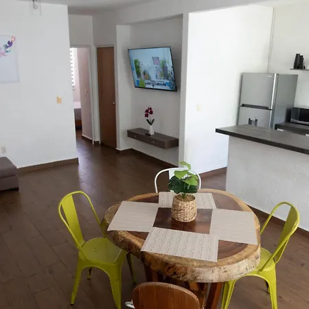 Casa Cocodrilo - 2 Bedroom Full Kitchen, 1 Bathroom House With Ac